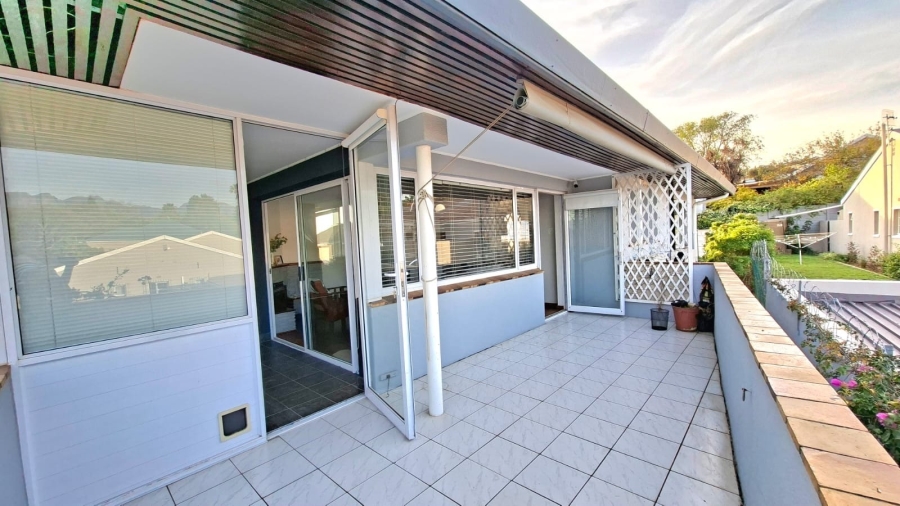 To Let 2 Bedroom Property for Rent in Somerset West Western Cape